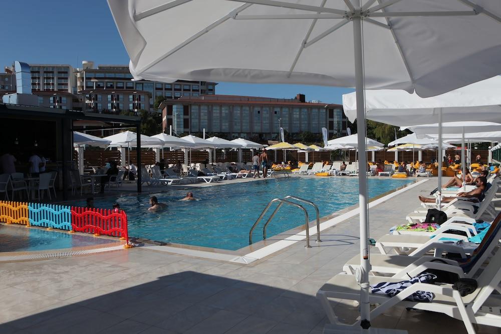 Ucar Royal Hotel Ve Konferans Salonu Ağva Eksteriør billede