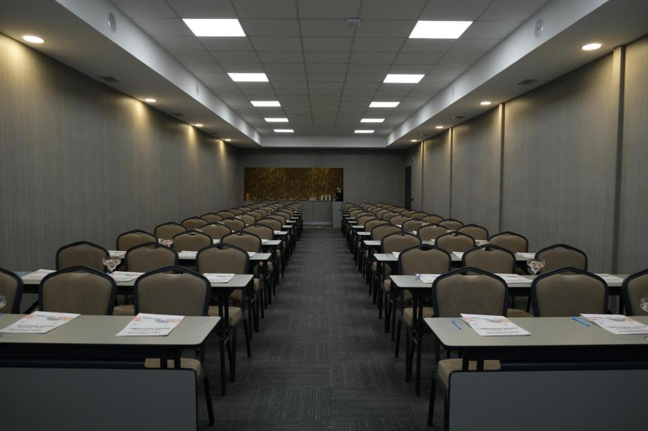 Ucar Royal Hotel Ve Konferans Salonu Ağva Eksteriør billede